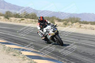 media/Dec-04-2025-Racers Edge (Thu) [[5ebc9f124d]]/3-B Group/3-Session 2 (Turn 7 Inside)/